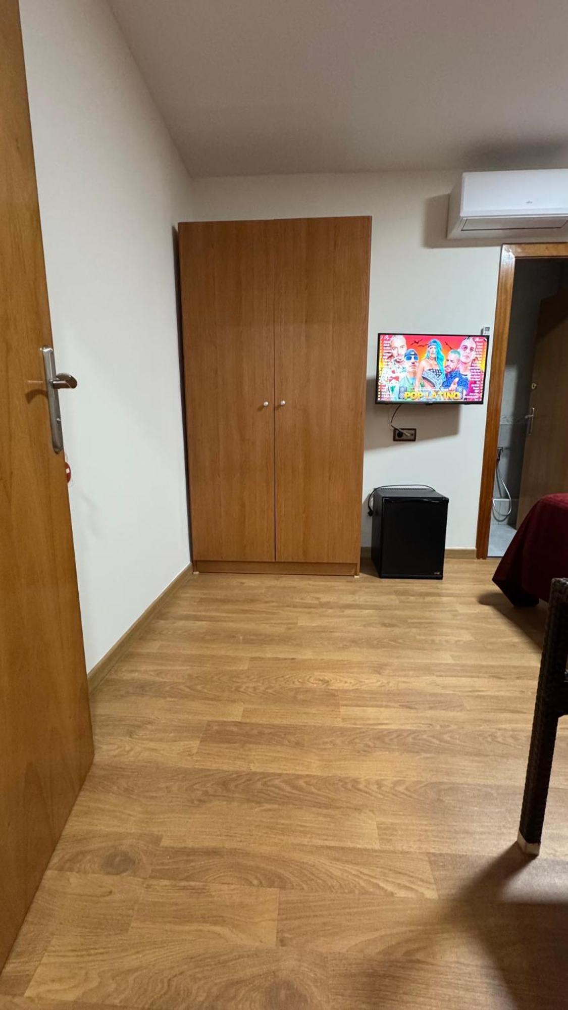 Hostal Madrazo Barcelona Zewnętrze zdjęcie