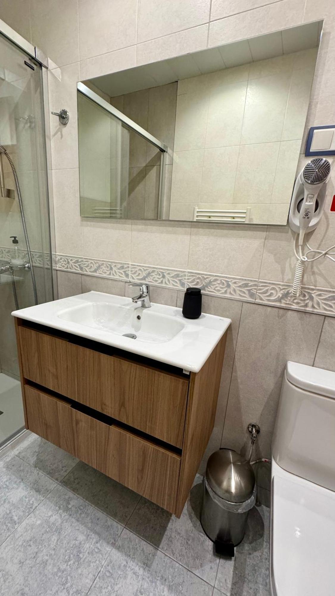 Hostal Madrazo Barcelona Zewnętrze zdjęcie