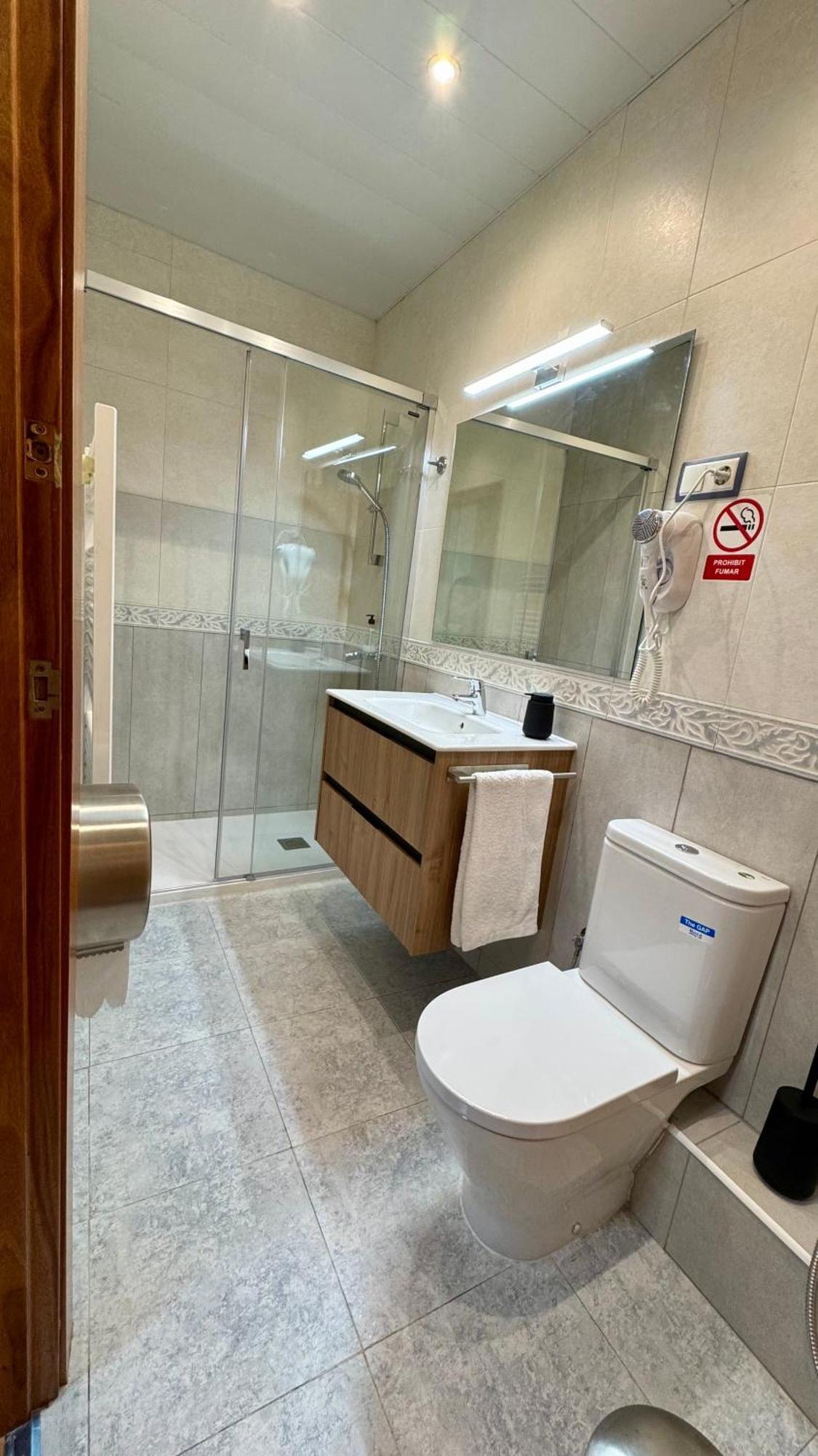 Hostal Madrazo Barcelona Zewnętrze zdjęcie