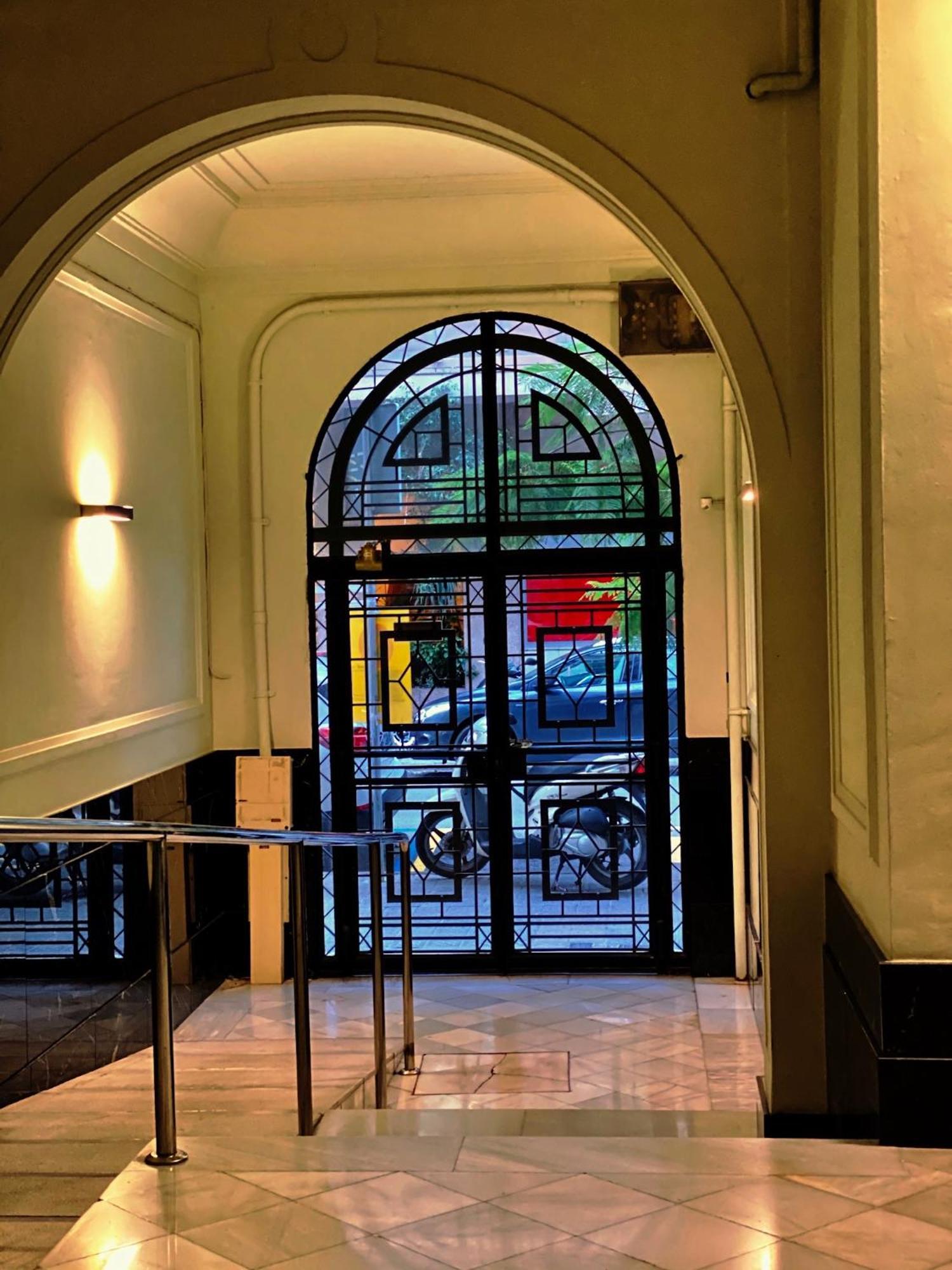 Hostal Madrazo Barcelona Zewnętrze zdjęcie