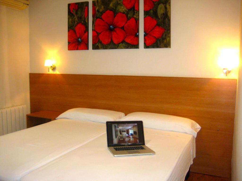 Hostal Madrazo Barcelona Zewnętrze zdjęcie